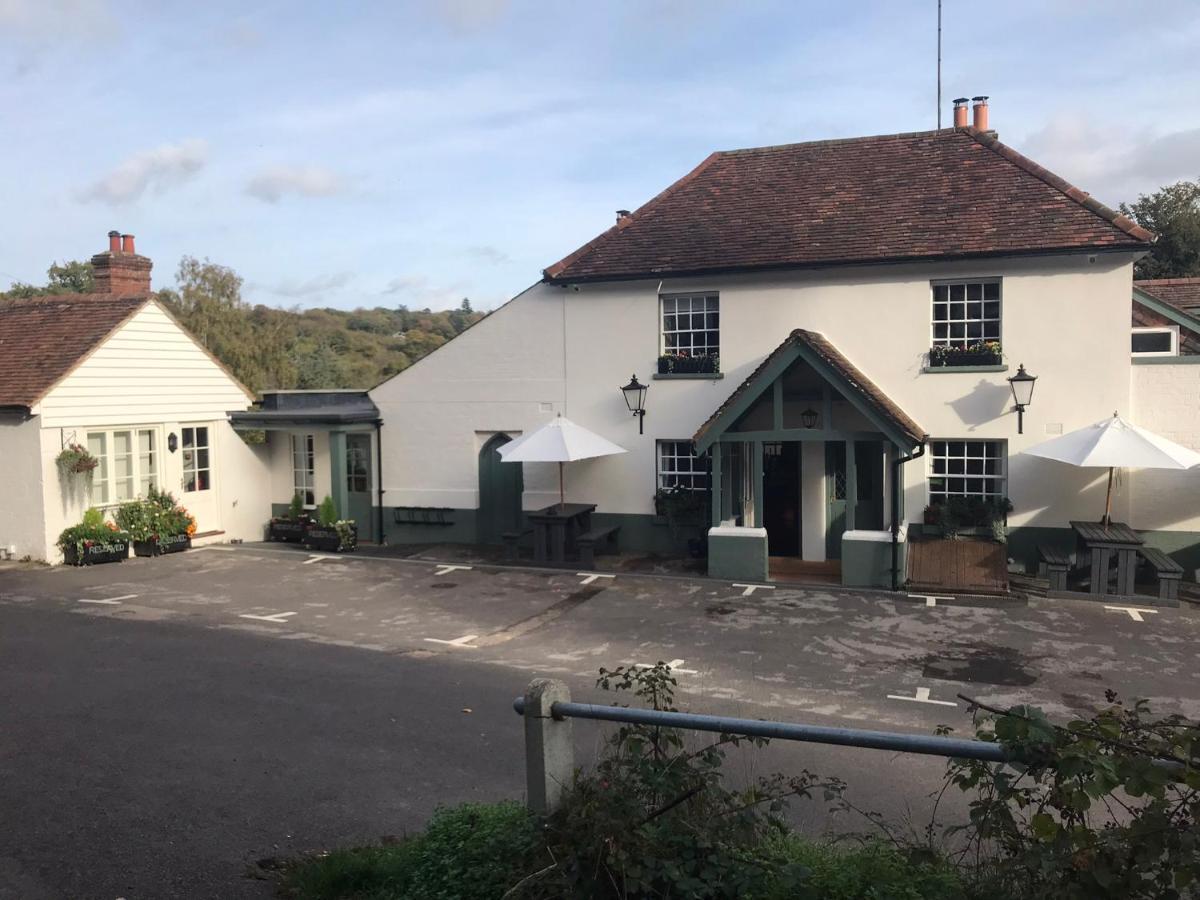 The Kings Head Hotel Доркинг Екстериор снимка